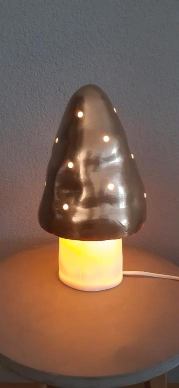 Heico paddenstoel lamp. Zelf overgespoten met goud. beschikbaar voor biedingen