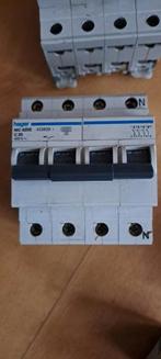 hager ,,..., Ophalen of Verzenden, Gebruikt