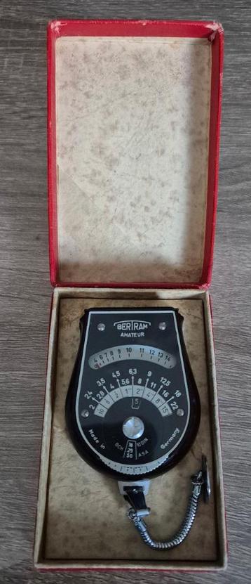 Bakeliet Bertram lichtmeter in originele doos. beschikbaar voor biedingen