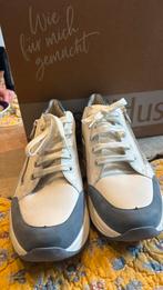 Solidus wit blauw 7,5 k splinternieuw!, Kleding | Dames, Schoenen, Ophalen of Verzenden, Zo goed als nieuw, Zwart, Sneakers of Gympen