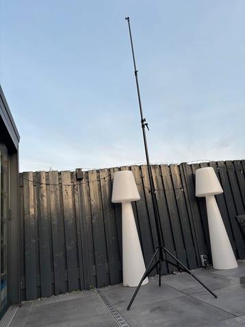 Universeel statief beschikbaar voor biedingen