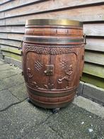 Oud houten wijnvat met deur & bar, Ophalen of Verzenden, Zo goed als nieuw