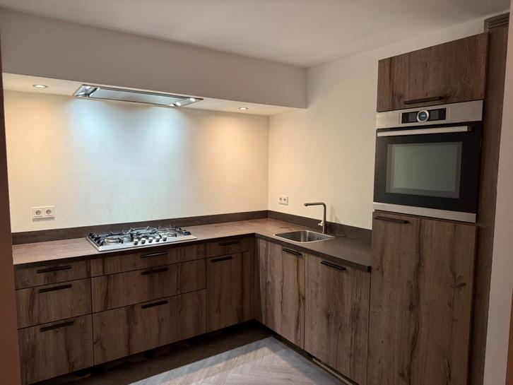 Nette Complete Hoekkeuken + Apparatuur Bosch + GEDEMONTEERD, Huis en Inrichting, Keuken | Complete keukens, Zo goed als nieuw