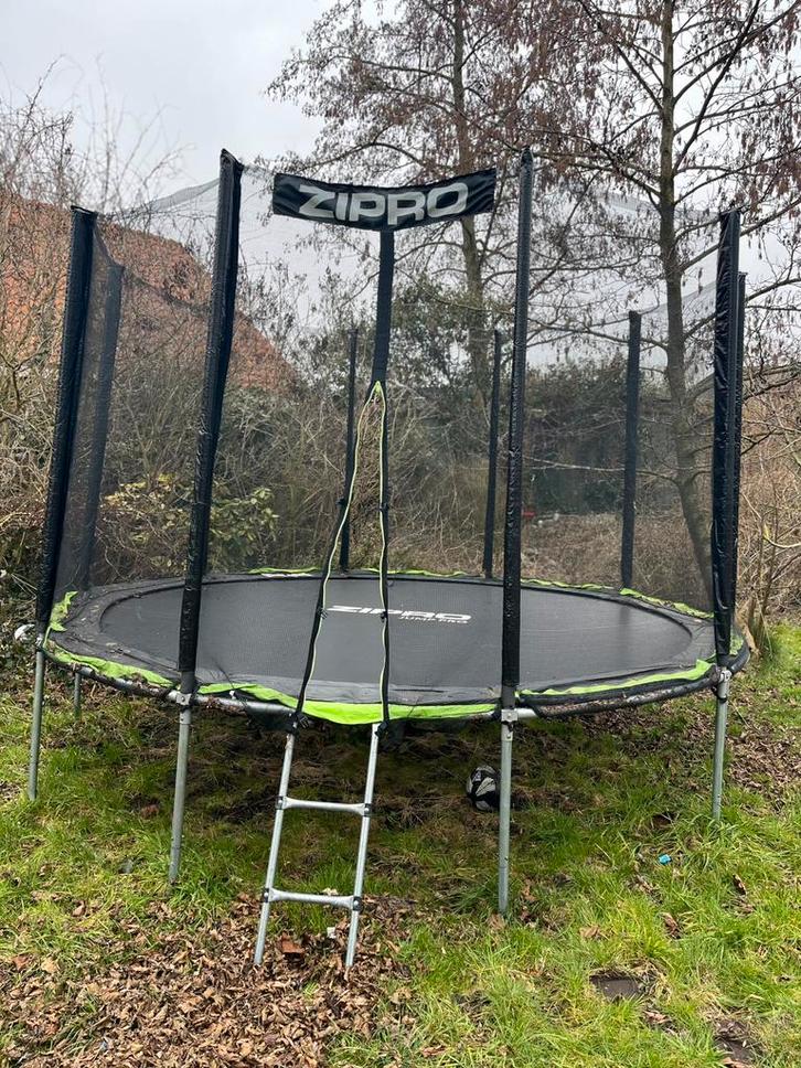 Z.g.a.n Trampoline, Kinderen en Baby's, Speelgoed | Buiten | Trampolines, Zo goed als nieuw, Ophalen
