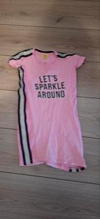 Roze T-shirt met glitter tekst - Maat 128/134, Kinderen en Baby's, Kinderkleding | Maat 128, Meisje, Z8, Ophalen of Verzenden