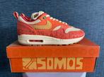 Nike Air Max 1 EU 41 Somos Familia Starfish Solar Flare, Oranje, Ophalen of Verzenden, Nike air max, Sneakers of Gympen