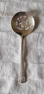 Verzilverd (olijf)schepje. 1881 Rogers, Delmar, Oneida Ltd., Ophalen of Verzenden