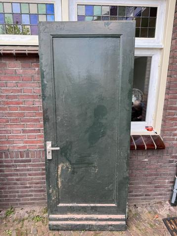 Massieve Buitendeur paneeldeur  beschikbaar voor biedingen