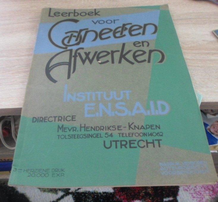 Leerboek voor Garneeren en afwerken E.N.S.A.I.D., Ophalen of Verzenden, Gelezen, Mode algemeen