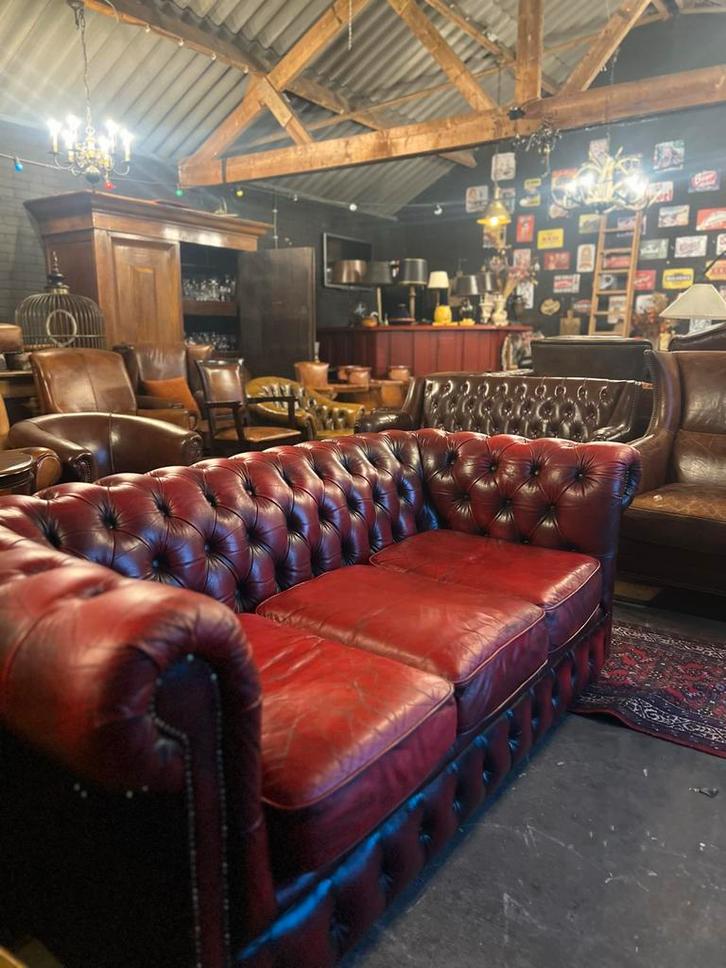 Chesterfield 3-zitsbank - Klassiek en stijlvol!, Huis en Inrichting, Banken | Voetenbanken en Poefen, Gebruikt, 75 tot 100 cm