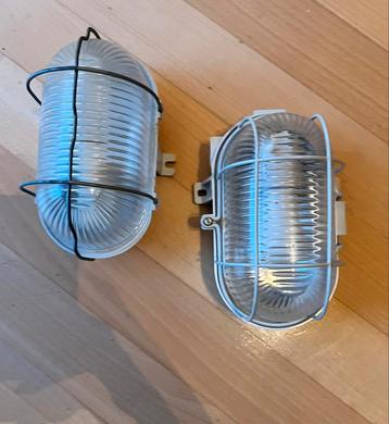Lamp voor in de berging beschikbaar voor biedingen