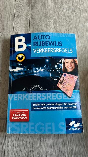 Auto theorie boek  beschikbaar voor biedingen
