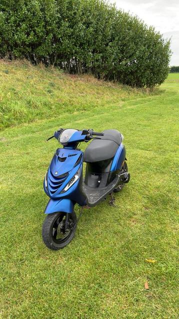 Zip 70cc beschikbaar voor biedingen