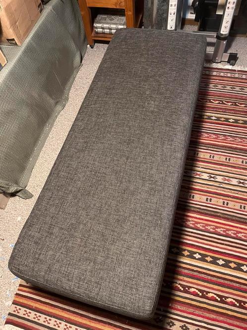 Sofa, bankje zonder leuningen. 1.60 m, Huis en Inrichting, Banken | Bankstellen, Zo goed als nieuw, Tweepersoons, 150 tot 200 cm