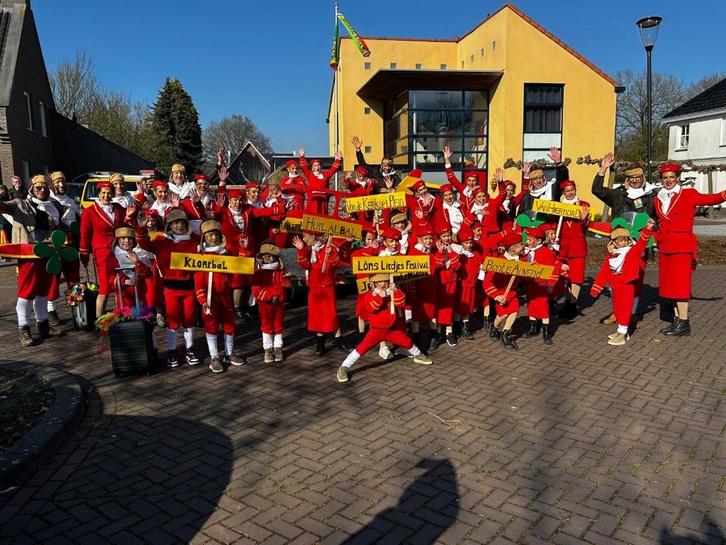 Loopgroep optocht Carnaval/Vastelaovend 47 personen, Hobby en Vrije tijd, Feestartikelen, Zo goed als nieuw, Kostuum, Carnaval