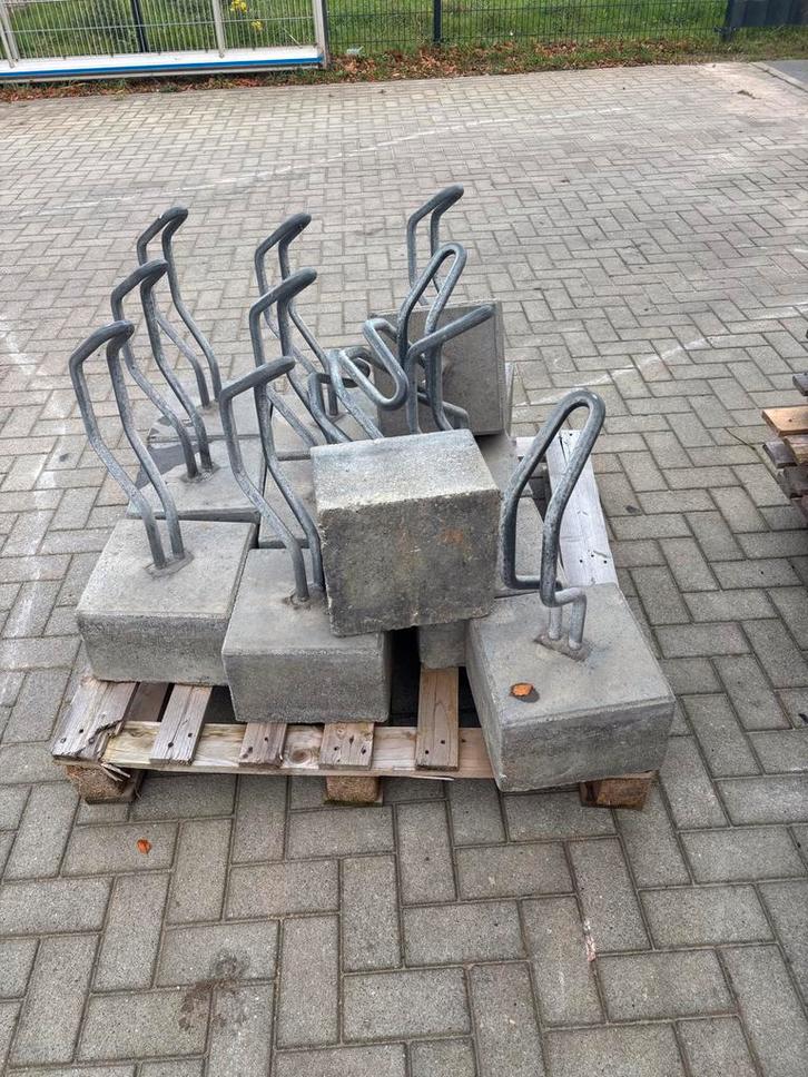 Fietsbeugel met betonvoet, Fietsen en Brommers, Fietsaccessoires | Fietsenrekken, Gebruikt, Ophalen of Verzenden