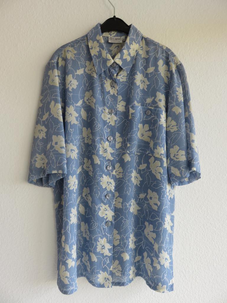 DelMod blouse lichtblauw met witte hawaii bloemen maat 40, Maat 38/40 (M), Blauw, DelMod, Ophalen of Verzenden