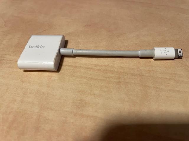Belkin Audio & Oplaad Adapter: aux en lightning aansluiting, Audio, Tv en Foto, Audiokabels en Televisiekabels, Gebruikt, Overige kabels