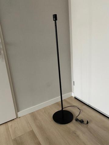 Ikea Skaftet staande lampvoet beschikbaar voor biedingen