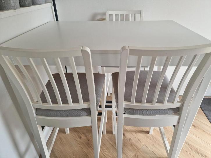 Hoge eettafel 1 jaar oud! met 3 stoelen, Huis en Inrichting, Tafels | Eettafels, Zo goed als nieuw, 50 tot 100 cm, 100 tot 150 cm