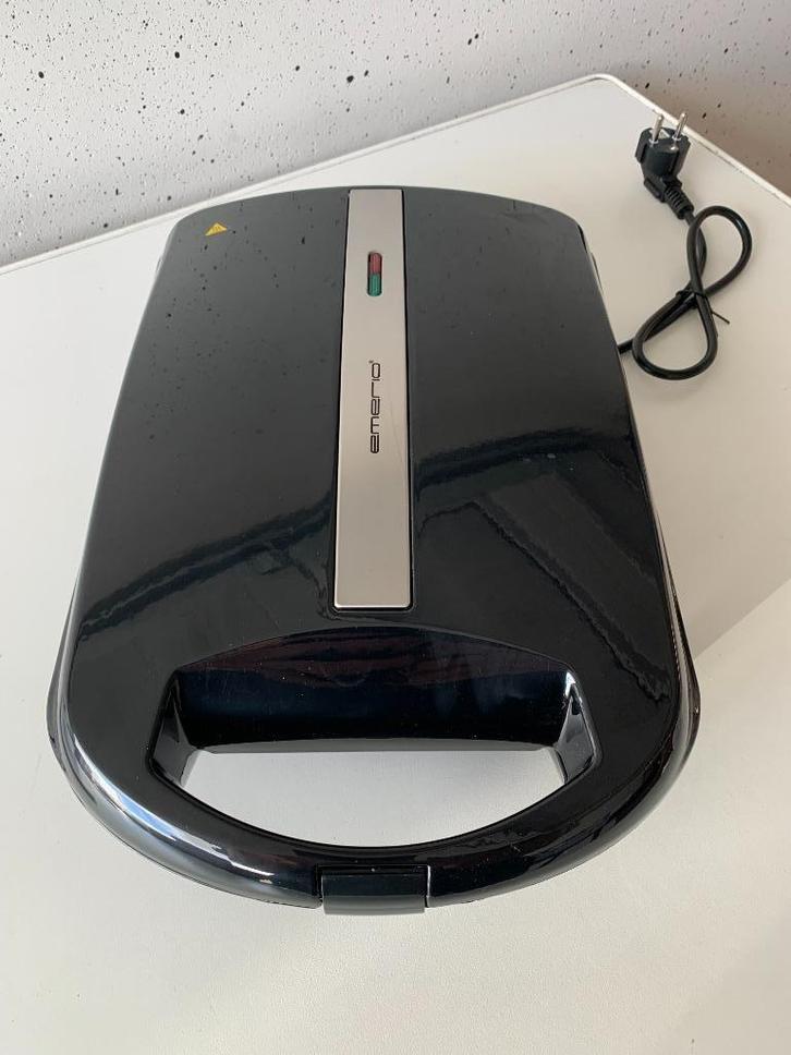 Emerio ST-111153 - Tosti-apparaat, Witgoed en Apparatuur, Contactgrills, Zo goed als nieuw, Verzenden