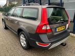 Volvo XC70 3.2 Momentum Automaat LEER / NAVI / PDC / TREKHAA, Auto's, Volvo, Te koop, Zilver of Grijs, Benzine, Gebruikt