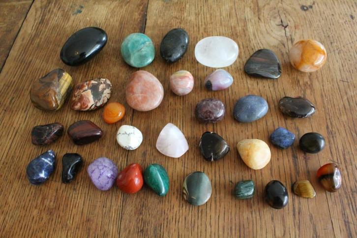 Verzameling gepolijste hand en trommelstenen, Sieraden, Tassen en Uiterlijk, Edelstenen, Zo goed als nieuw, Ophalen of Verzenden