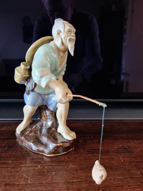 Chinees Shiwan Mudman Beeldje "Visserman met hengel", Antiek en Kunst, Kunst | Niet-Westerse kunst, Ophalen of Verzenden