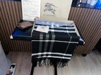 Burberry Sjaal, Ophalen of Verzenden, Zo goed als nieuw