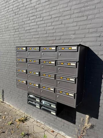 Postkasten ter overname beschikbaar voor biedingen