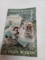 Boek Onder Moeders Vleugels., Boeken, Ophalen of Verzenden