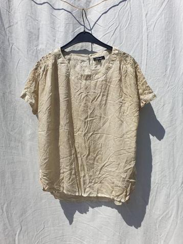 Mooi beige dames shirt, mooie schouders. mt 38. Merk More beschikbaar voor biedingen