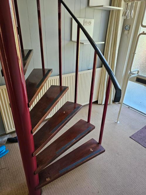 Wenteltrap, Doe-het-zelf en Verbouw, Ladders en Trappen, Gebruikt, Trap, 2 tot 4 meter, Ophalen