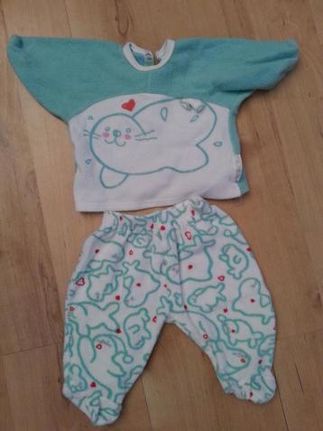 Baby setje, broekje en shirtje beschikbaar voor biedingen