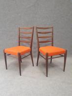 vintage stoelen, Huis en Inrichting, Stoelen, Ophalen, Hout, Gebruikt, Twee
