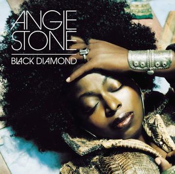 Angie Stone beschikbaar voor biedingen