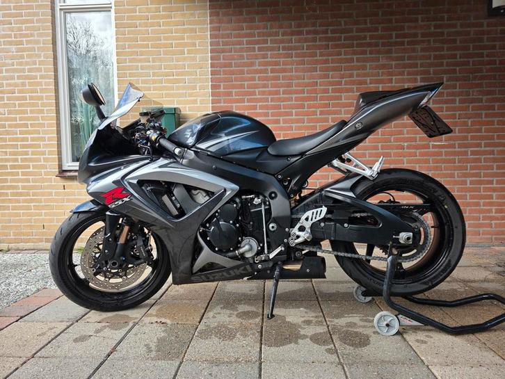 Suzuki GSX-R 750 - K7 - 2007 - Zwart/Grijs - In topstaat!, Motoren, Motoren | Suzuki, Particulier, Super Sport, meer dan 35 kW