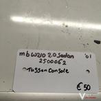 Mercedes W210 2001  sedan   2500062    Middenconsole Armsteu