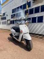 Kymco Like 50 snorscooter, Fietsen en Brommers, Scooters | Kymco, Benzine, Maximaal 45 km/u, Zo goed als nieuw, Like