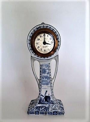 Delfts blauw klokje, Mercedes (7845), Ophalen, Gebruikt, Analoog, Staande klok