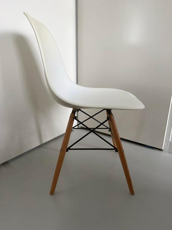 Witte Eames Style Stoel, Huis en Inrichting, Stoelen, Gebruikt, Eén, Hout, Wit, Ophalen