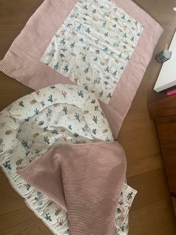 Teab Babyset meisje: babynest, dekentje en boxkleed beschikbaar voor biedingen