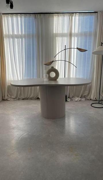Japandi Beton Ciré eettafel 190 x 90 cm beschikbaar voor biedingen
