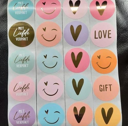 Stickerset met liefde verpakt smiley stickers hart love gift, Hobby en Vrije tijd, Stickers en Plaatjes, Nieuw, Meerdere stickers