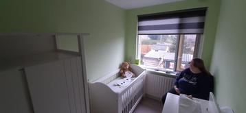 Ledikant, commode, klerenkast beschikbaar voor biedingen