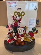 Disney Kersttafereel season greetings met Licht & Geluid, Ophalen of Verzenden, Mickey Mouse, Gebruikt, Beeldje of Figuurtje