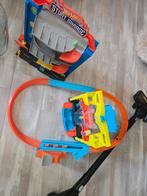 Hotwheels wasserette , garage en een vrachtauto, + 2banene, Kinderen en Baby's, Speelgoed | Racebanen, Ophalen, Zo goed als nieuw