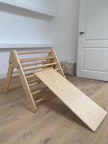 3 in 1 driehoek klimrek met glijbaan beschikbaar voor biedingen