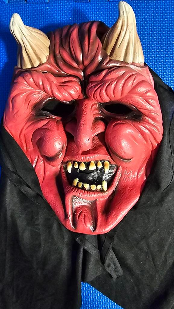 Duivel masker - Vinyl masker voor Halloween of carnaval, Kleding | Dames, Carnavalskleding en Feestkleding, Zo goed als nieuw