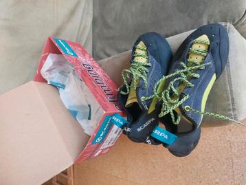 Nieuw Scarpa maestro eco klimschoenen maat 40 EU/ 7.5 US  beschikbaar voor biedingen